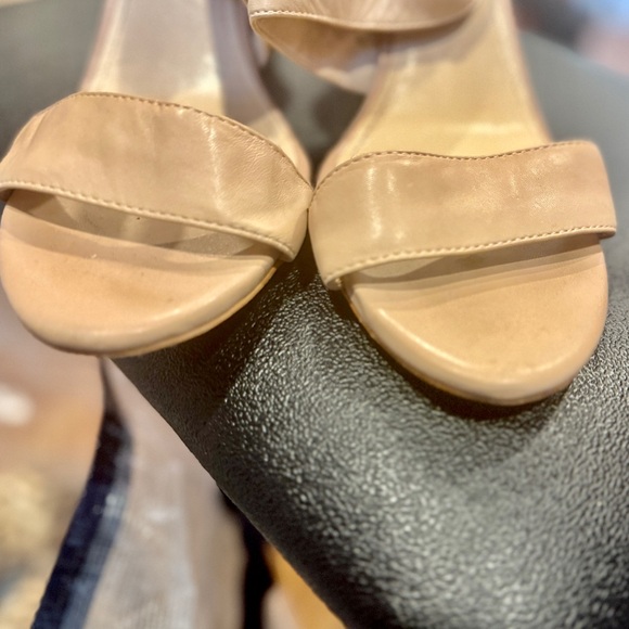 Vince Camuto Tan Leather Wedge Sandals Sz 9.5 - Picture 5 of 8